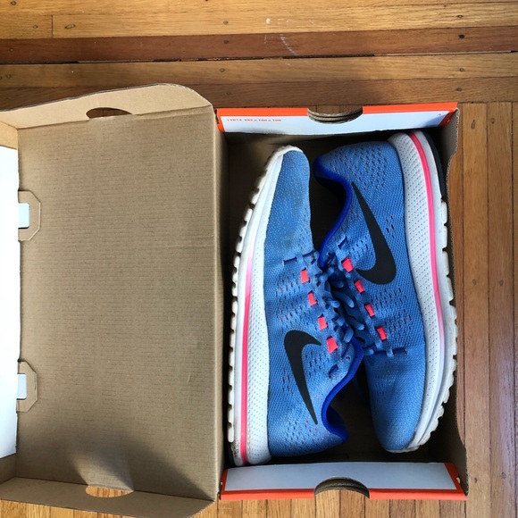 Women’s Nike Zoom - 7.5 - Picture 2 of 8